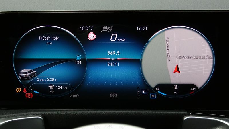 Mercedes-Benz GLB 200d 4MATIC - fotka 14 z 24