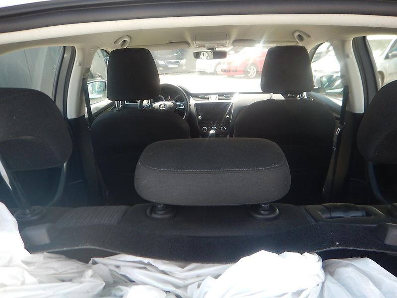 Škoda Octavia 1.6 TDI 85 KW DSG - fotka 9 z 15