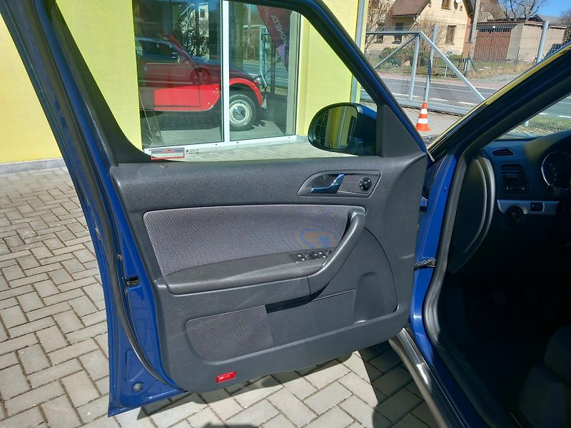 Škoda Yeti (2011) 1,6TDi TOPSTAV 1.MAJ. NOVÁ STK - fotka 10 z 39