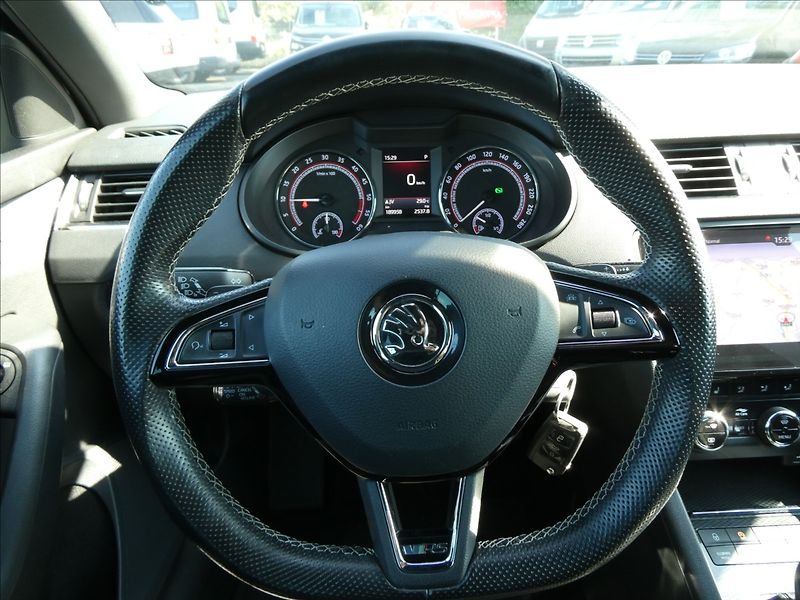 Škoda Octavia 2,0 TDi 135kW RS DSG, serviska - fotka 31 z 49