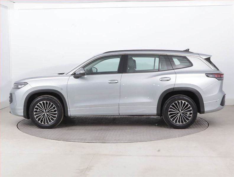 Volkswagen Tayron (2025) 1.5 eTSI - fotka 3 z 21