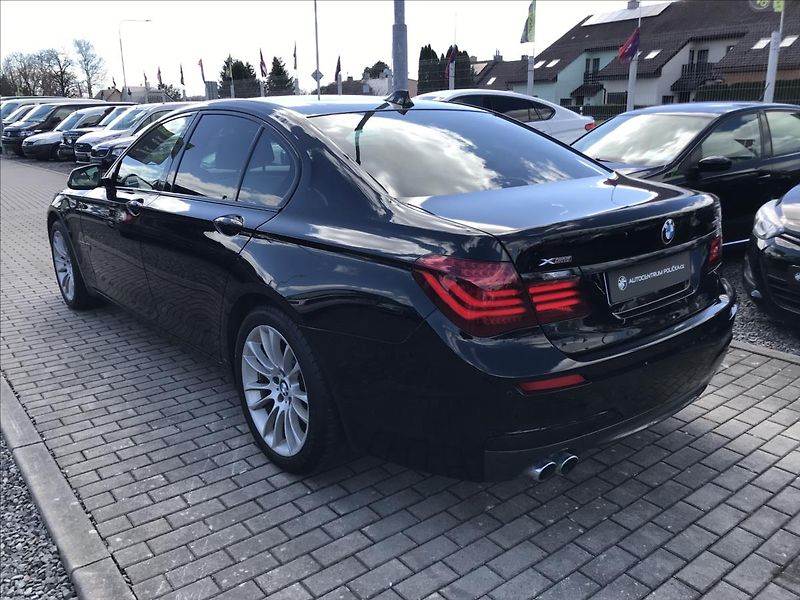 BMW Řada 7 3,0   xDrive M-paket - fotka 4 z 14