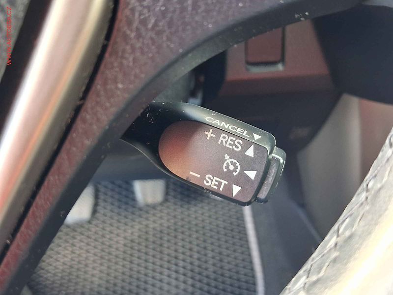 Toyota RAV4 (2014) 2.2 D-4D 4x4, ČR, AC, TZ - fotka 14 z 22