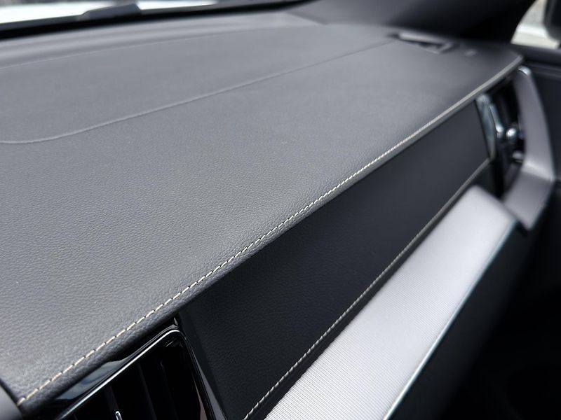 Volvo XC60 T8 AWD POLESTAR engineered - fotka 26 z 52