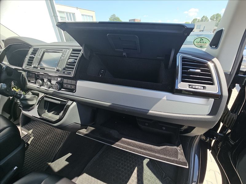 Volkswagen Multivan 2,0TDi 110KW 4X4 Highline - fotka 31 z 39