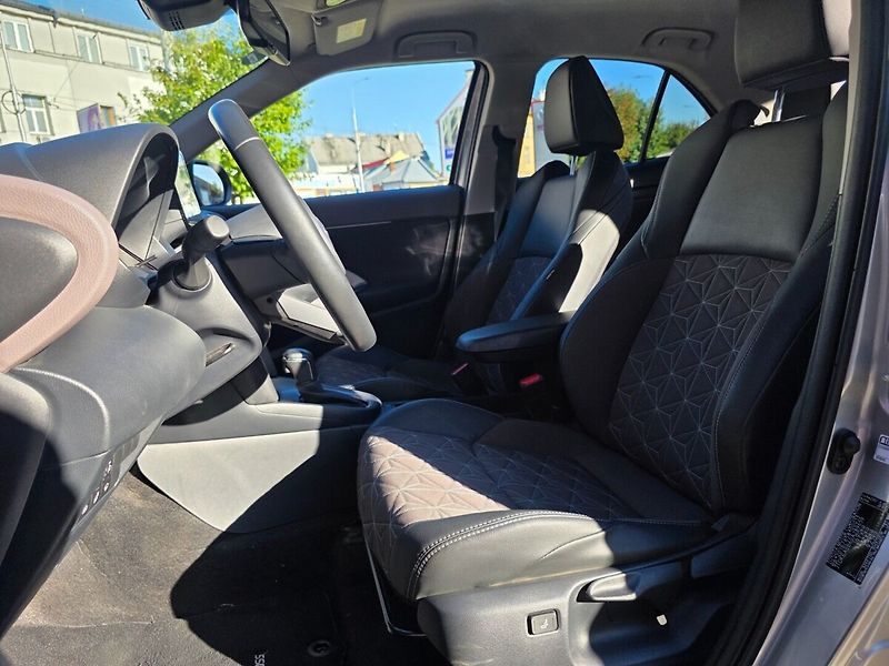 Toyota Yaris Cross 1.5 Executive 1.MAJ TAŽNÉ - fotka 5 z 17
