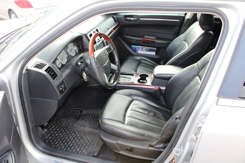 Chrysler 300C (2009) 3.0CRD KŮŽE XENON KLIMA ALU - fotka 9 z 17