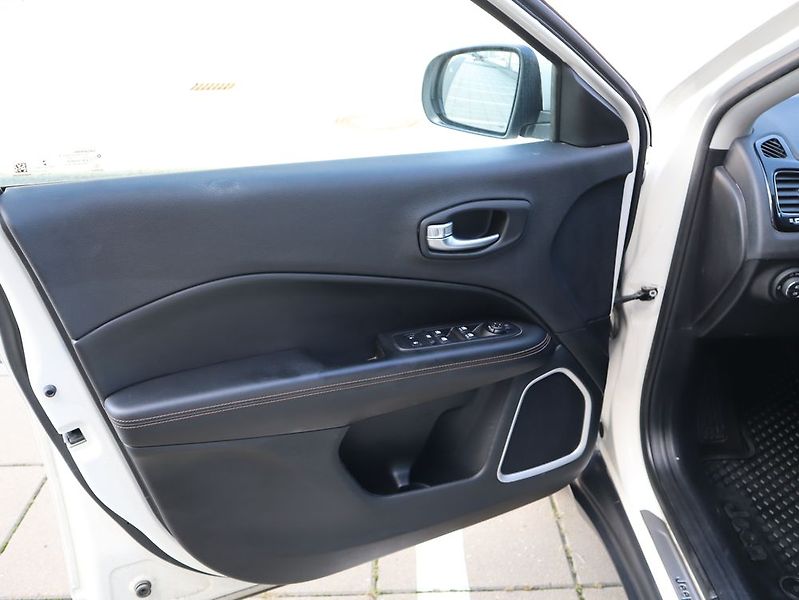 Jeep Compass (2020) - fotka 16 z 52