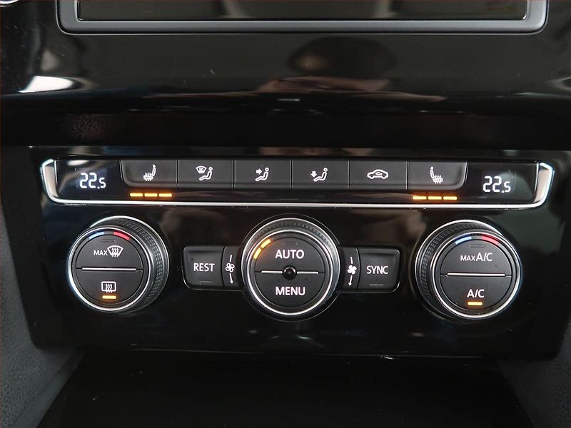 Volkswagen Passat (2016) 2.0 TDI, 4X4, Automat, Kůže - fotka 19 z 21