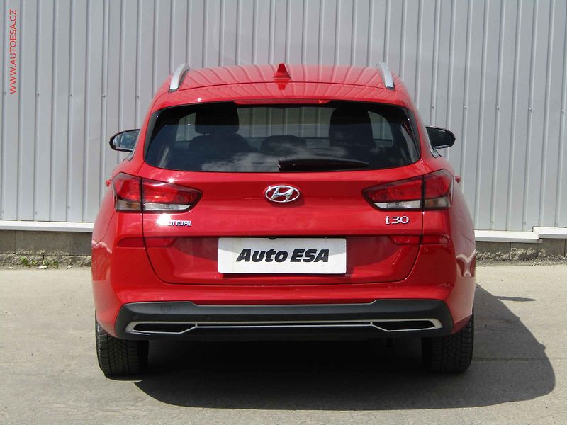 Hyundai i30 (2023) 1.0 T-GDi, ČR, Smart - fotka 5 z 19