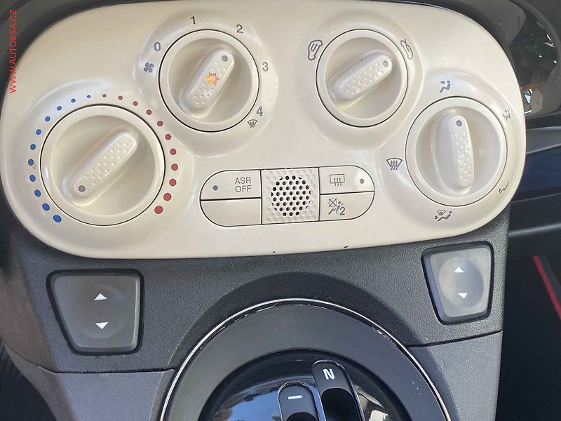 Fiat 500 (2015) 1.2i Cabrio, AT, AC, park - fotka 13 z 15