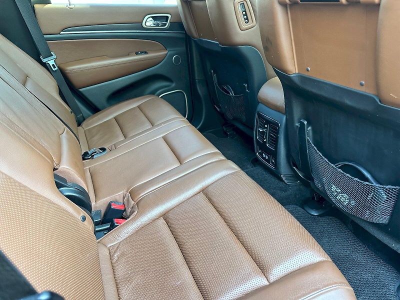 Jeep Grand Cherokee (2015) 3,0L V6 Diesel 184kW Summit 4W - fotka 21 z 26