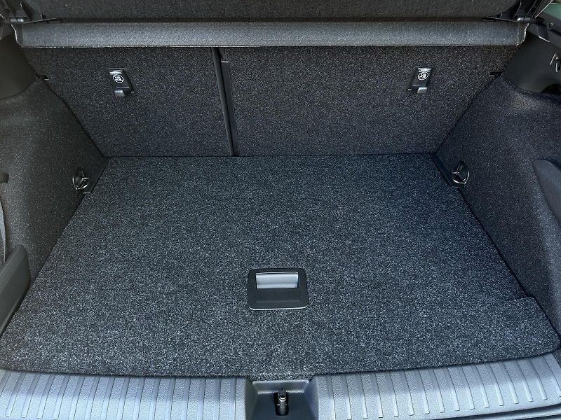 Škoda Kamiq 1.5TSi DSG 150PS LED V.Cockpit - fotka 44 z 47