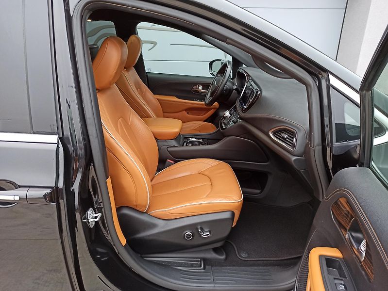 Chrysler Pacifica 3.6 194kW PHEV PINNACLE  - fotka 18 z 31