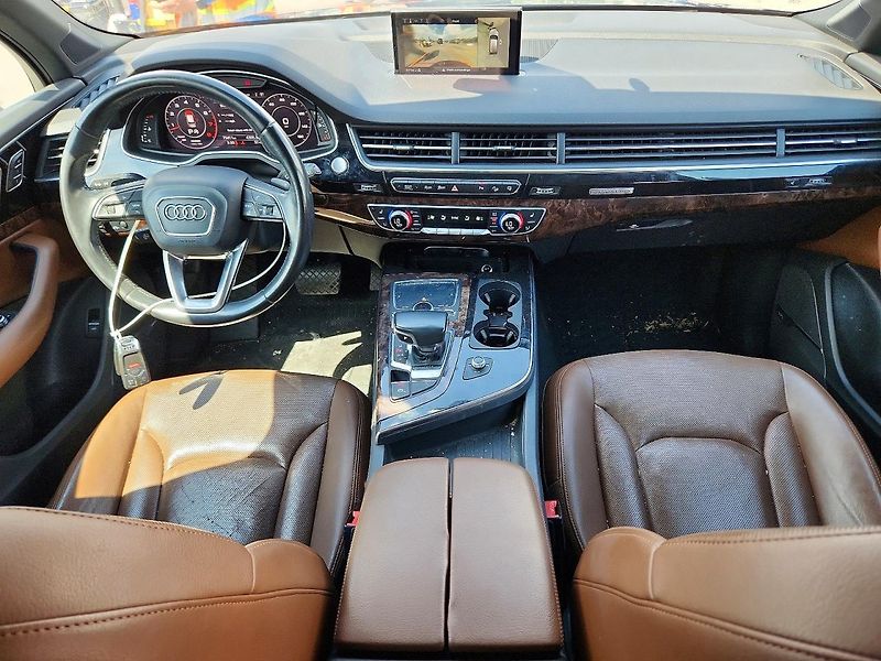 Audi Q7 (2017) Auto na cestě - fotka 8 z 13