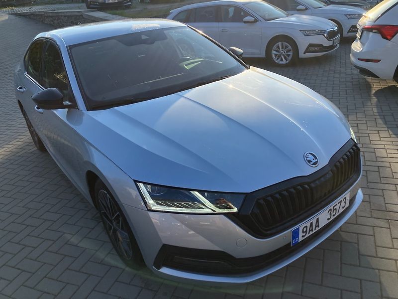 Škoda Octavia (2022) 1.5TSI 110kW STYLE SPORTline - fotka 2 z 36