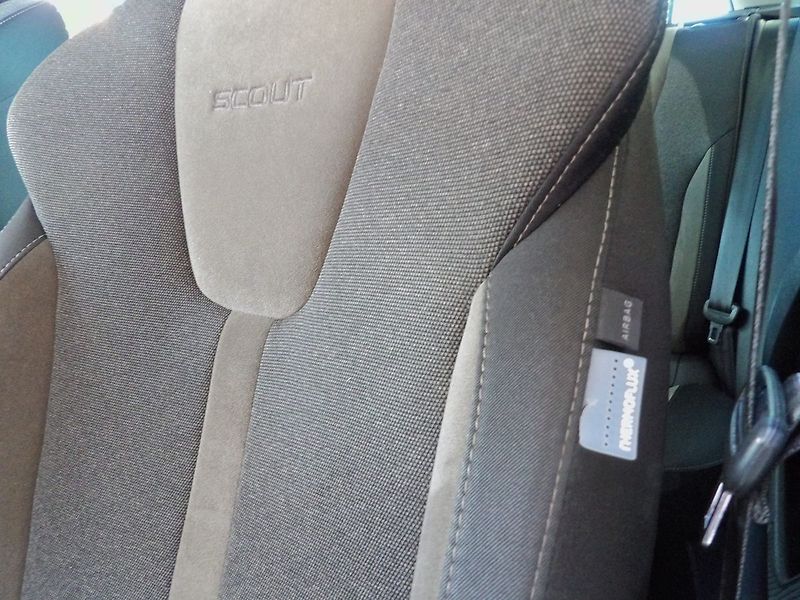 Škoda Octavia 2.0TDI Scout DSG 4x4 ČR DPH - fotka 18 z 32