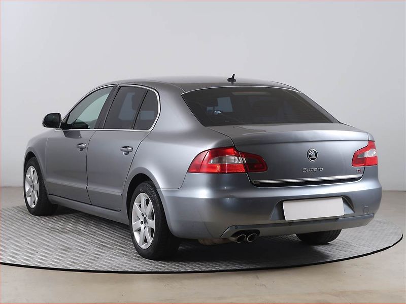Škoda Superb (2010) 2.0 TDI, Automat, Tempomat - fotka 4 z 17