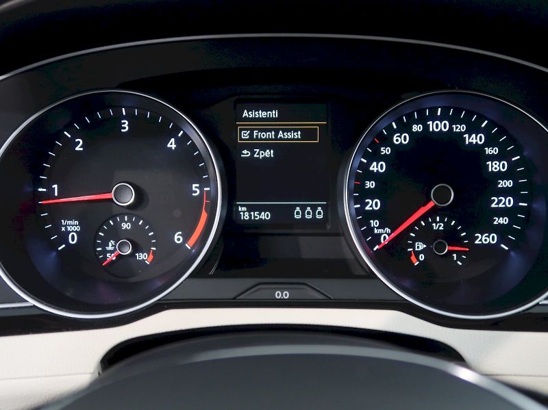 Volkswagen Passat (2016) COMFORTLINE 2.0TDI 110KW TAŽNÉ - fotka 21 z 39