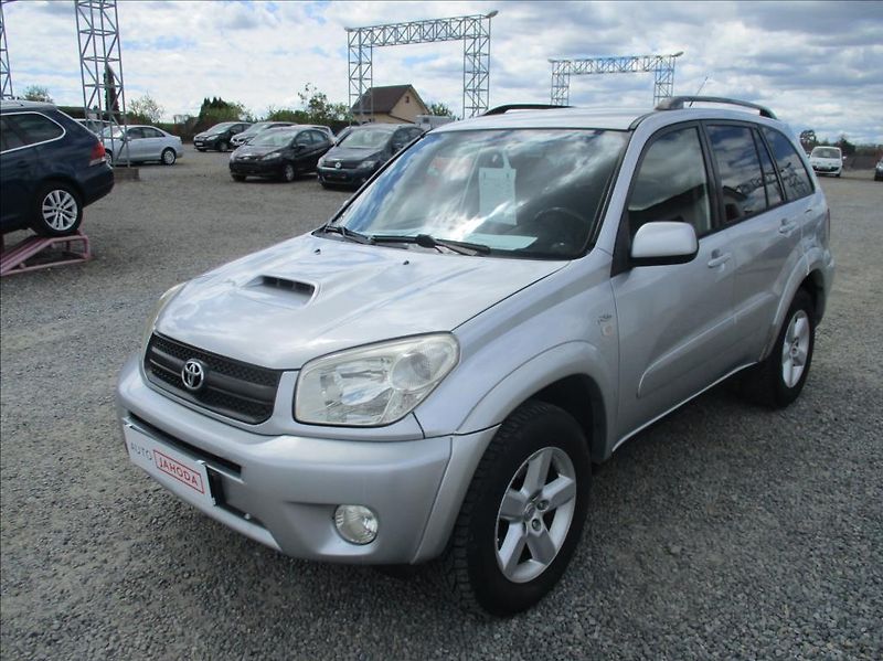 Toyota RAV4 2,0 D4D, klima,4x4,servis,tažn - fotka 3 z 34