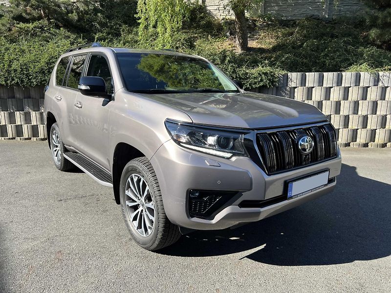 Toyota Land Cruiser 150 SERIES 2.8 D-4D 4WD 6AT - fotka 3 z 27