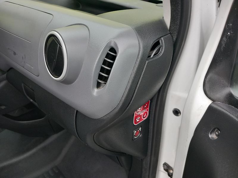 Citroën Berlingo (2015) 1,6HDi 3 MÍSTA POUZE 102t.KM ! - fotka 17 z 32