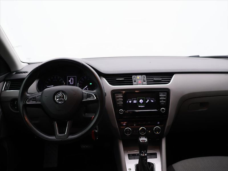 Škoda Octavia 2,0 TDI 110kW DSG Navi DPH - fotka 19 z 26