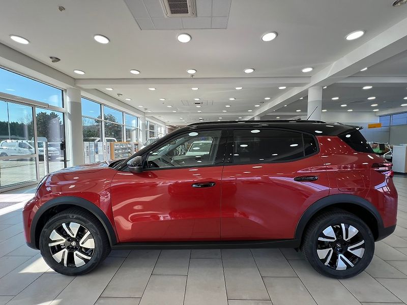 Opel Frontera (2025) GS Hybrid 1,2 Turbo 81kW + ZP - fotka 4 z 29