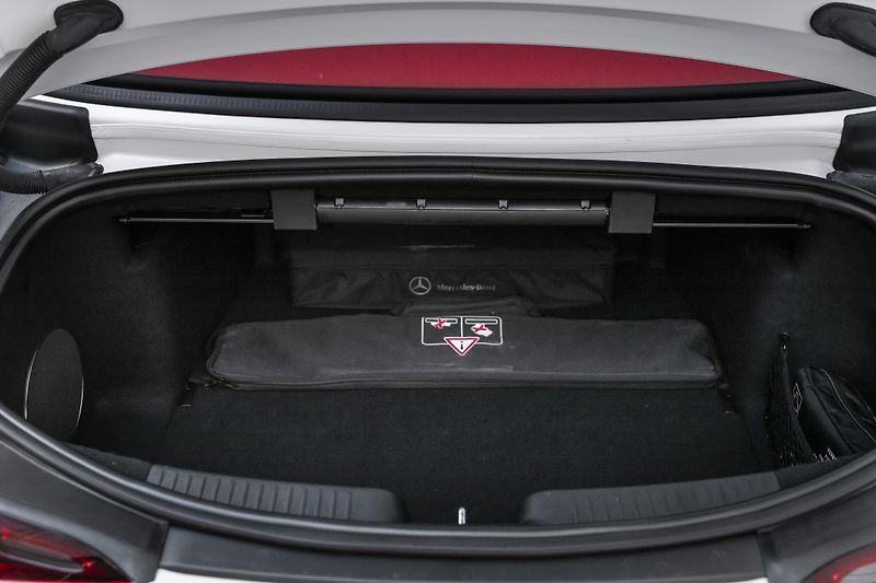 Mercedes-Benz SL 63 AMG*Karbon*Burmester*Masáž - fotka 39 z 41