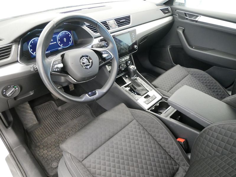 Škoda Superb - fotka 5 z 6