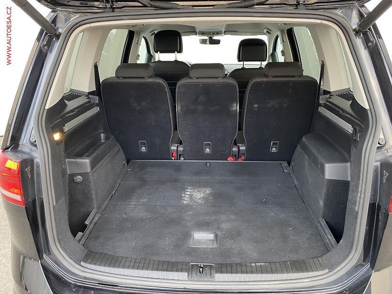 Volkswagen Touran (2021) 2.0 TDi, Comfortline, DSG, - fotka 7 z 19