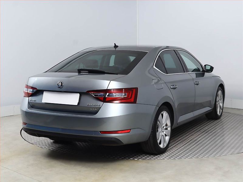 Škoda Superb (2017) Style 2.0 TDI 4x4, 4X4 - fotka 5 z 20
