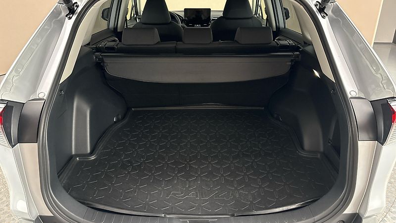Toyota RAV4 2.5 Hybrid AUT 4x4 Comfort - fotka 17 z 28