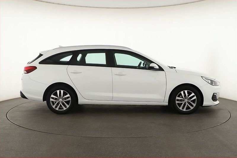 Hyundai i30 (2019) Comfort 1.0 T-GDI, ČR,1.maj - fotka 6 z 18