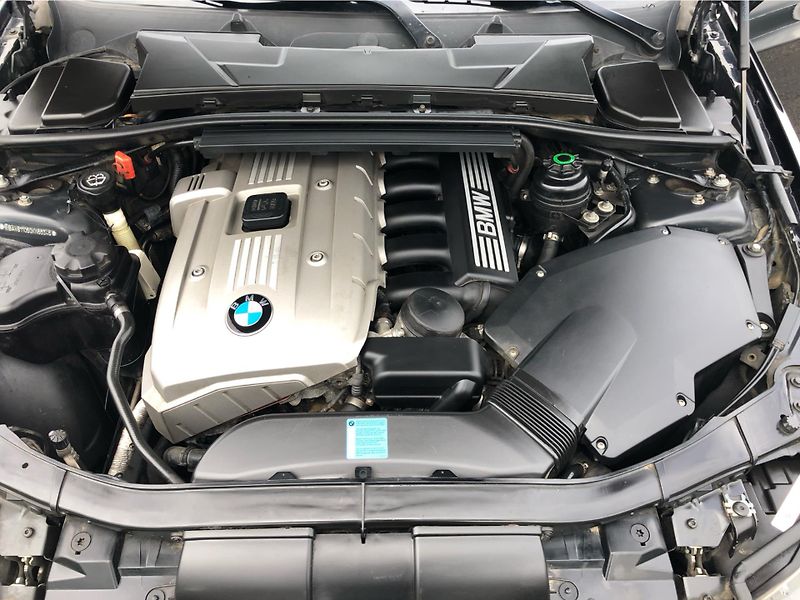 BMW Řada 3 325i - fotka 29 z 29