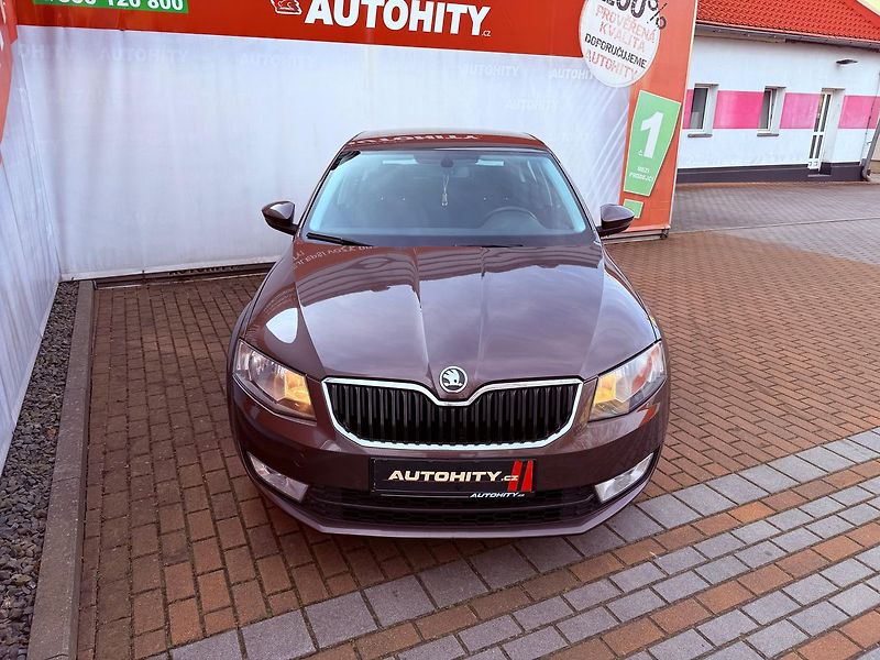 Škoda Octavia 1.6 TDi Elegance, ČR - fotka 2 z 21