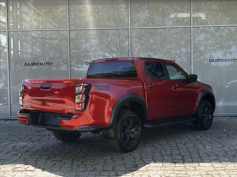 Isuzu D-Max 1,9 Double Cab  6AT V-Cross 4x - fotka 5 z 27