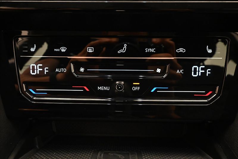 Volkswagen Passat 2,0 TDI 147kW DSG Business Zár - fotka 21 z 32