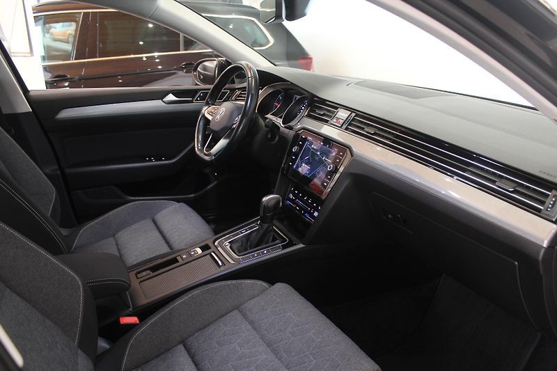 Volkswagen Passat (2023) 2.0TDI DSG Nez.Topení Model 24 - fotka 18 z 33