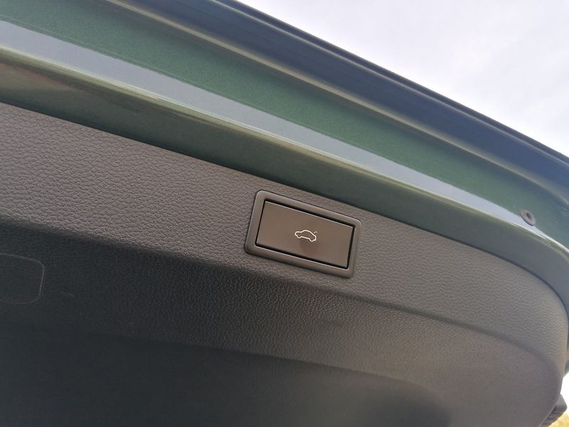 Škoda Karoq (2020) 1.6 TDi Style,Velká Výbava - fotka 37 z 41