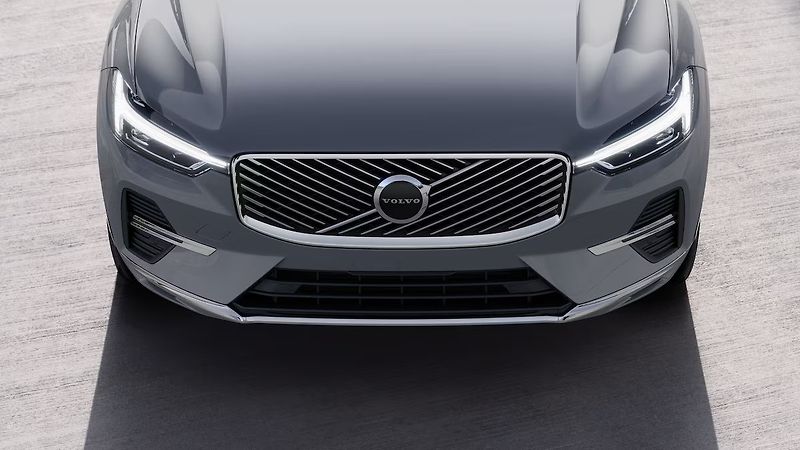 Volvo XC60 (2026) PLUS BRIGHT, B5 AWD, 184+10 kW - fotka 7 z 13