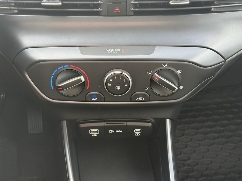Hyundai i20 1,2 DPI 57kW Wave - fotka 16 z 23