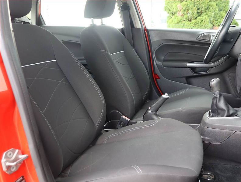 Ford Fiesta (2015) 1.25, Vyhř. sedaček - fotka 9 z 14