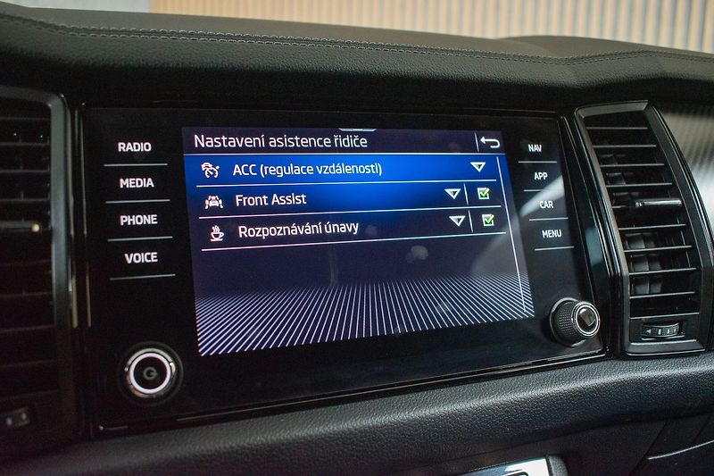 Škoda Kodiaq 2.0TDI Sportline4x4*DSG*ČR*DPH - fotka 33 z 47