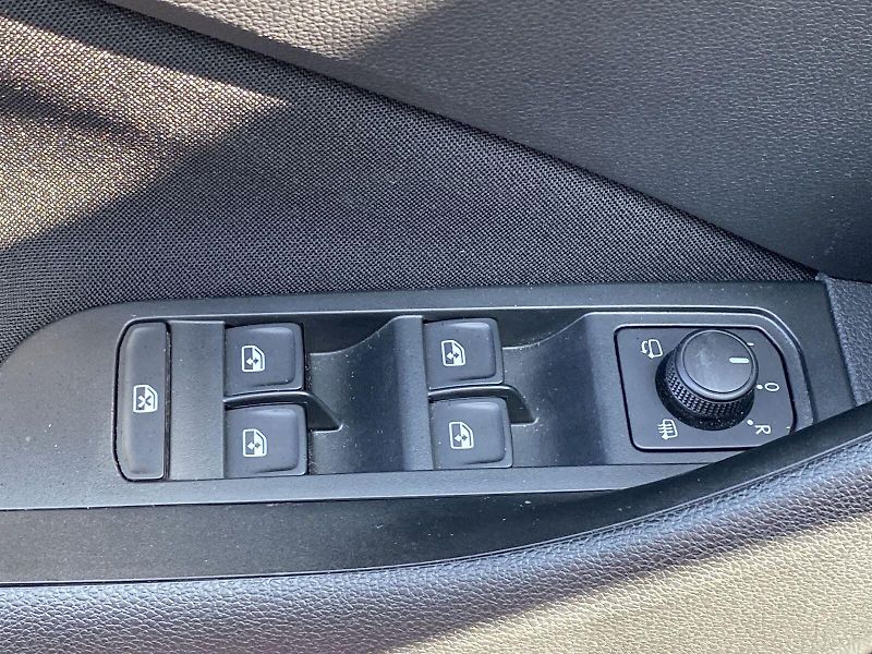 Škoda Kamiq (2022) 1.0 TSI DSG Ambition - fotka 11 z 31