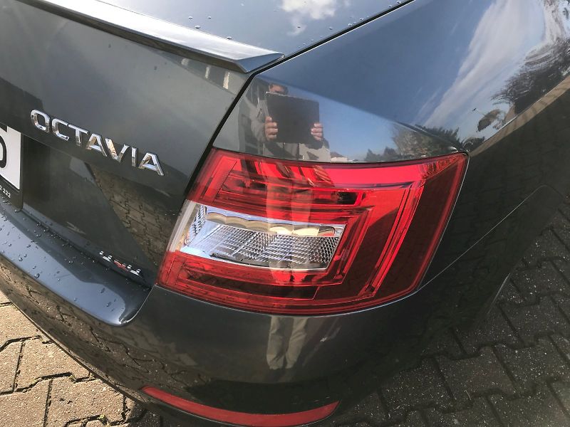 Škoda Octavia (2015) Laurin & Klement  2,0 TDI DSG - fotka 23 z 28
