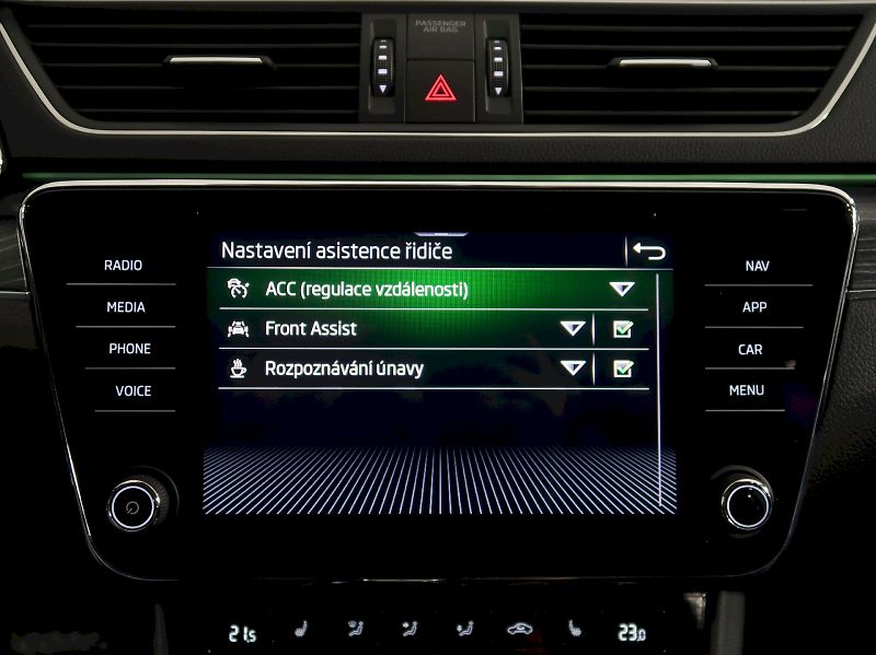 Škoda Superb (2021) STYLE  1.5TSI 110KW DSG - fotka 30 z 39
