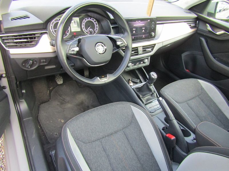 Škoda Kamiq (2021) 1.0 TSI 66kW - fotka 13 z 35