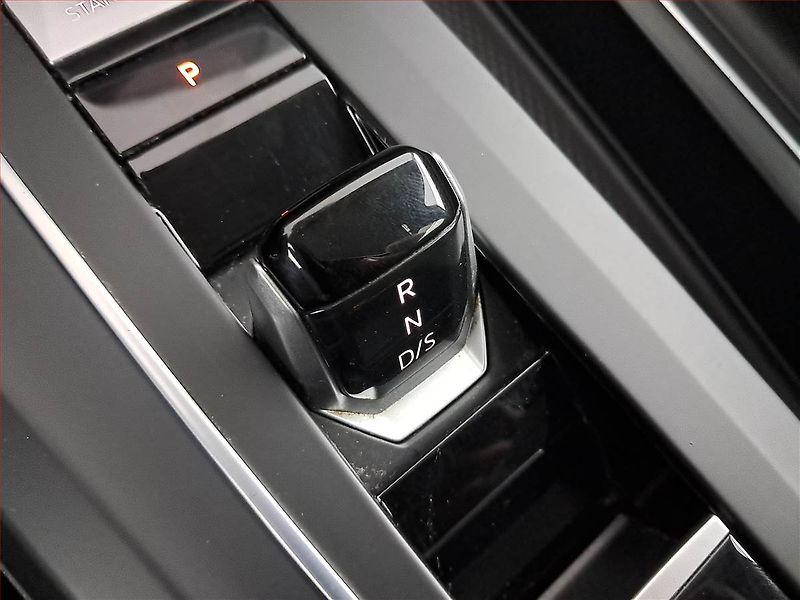 Volkswagen Golf (2021) 2.0 TDI, Automat, Navi - fotka 13 z 22