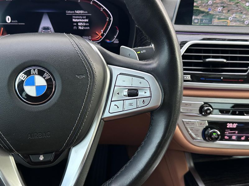 BMW Řada 7 740d xDrive, Masáže, Nezávislé - fotka 12 z 29